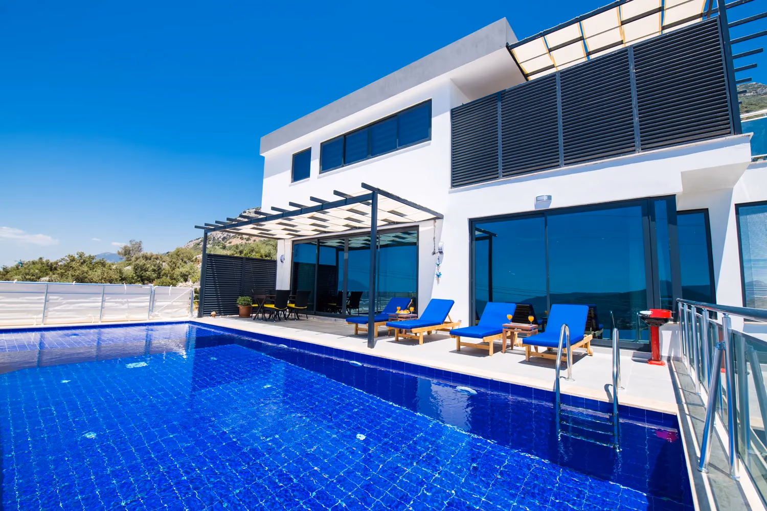 listing card gallery